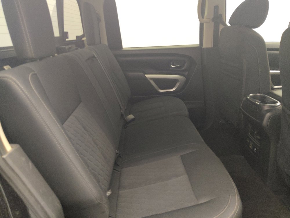 Used 2019 Nissan Titan SV w/ SV Convenience Package image 19