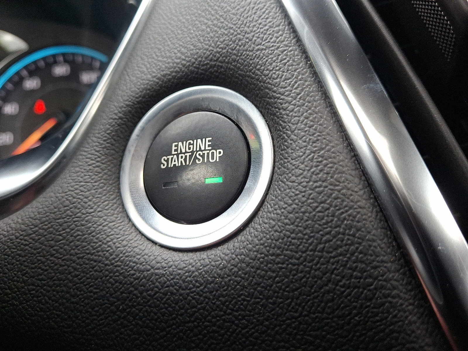 Used 2023 Chevrolet Traverse RS AWD/4WD image 26