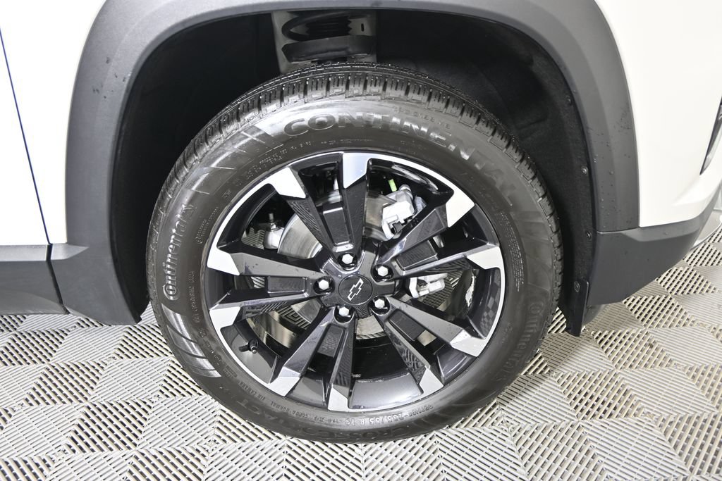 Used 2025 Chevrolet Equinox RS w/ Safety and Technology Package AWD/4WD image 11