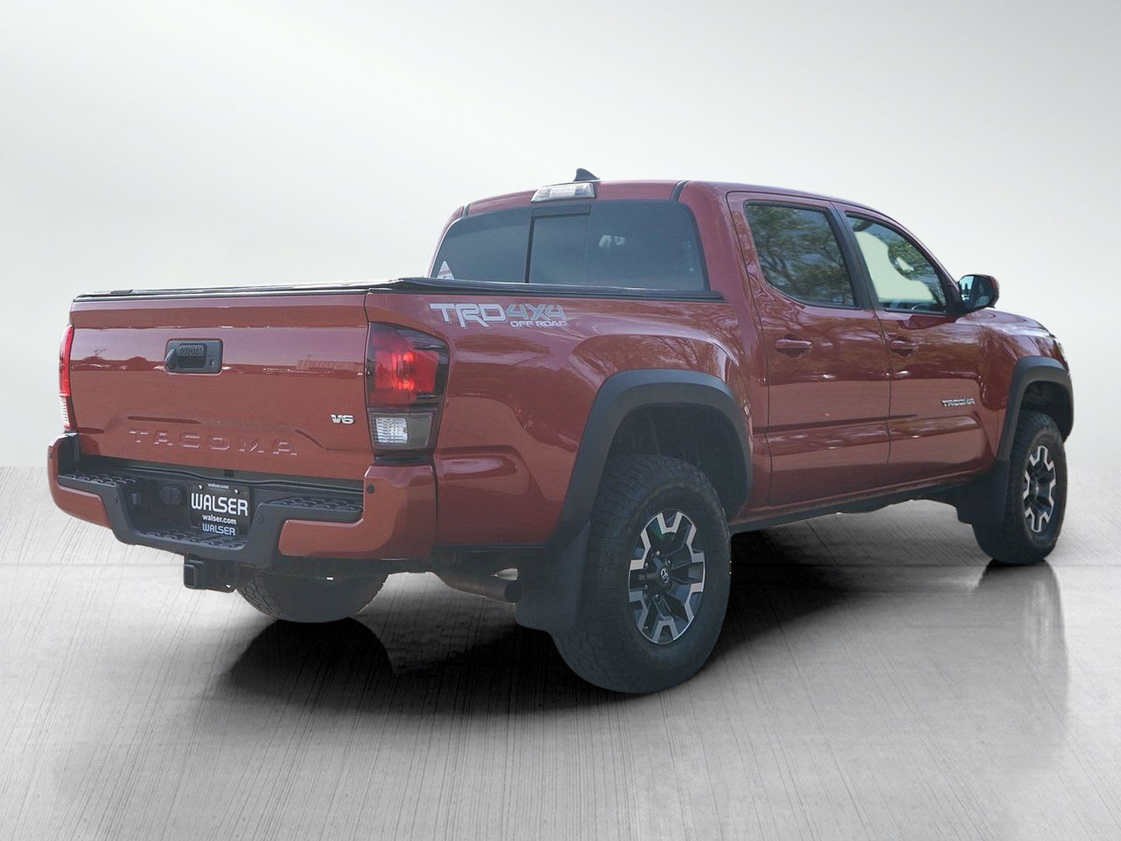 Used 2018 Toyota Tacoma TRD Off-Road w/ Technology Package AWD/4WD image 5