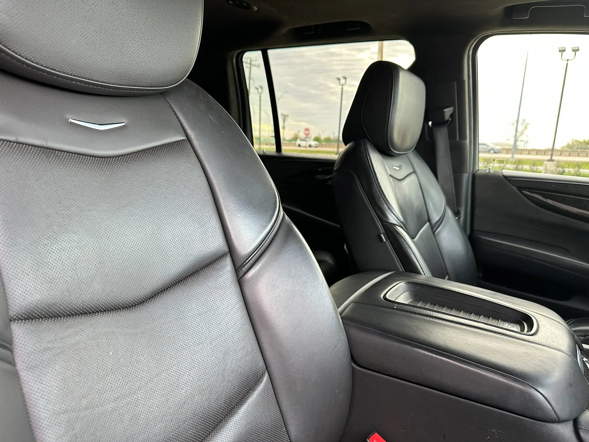 Used 2019 Cadillac Escalade ESV Platinum AWD/4WD image 21