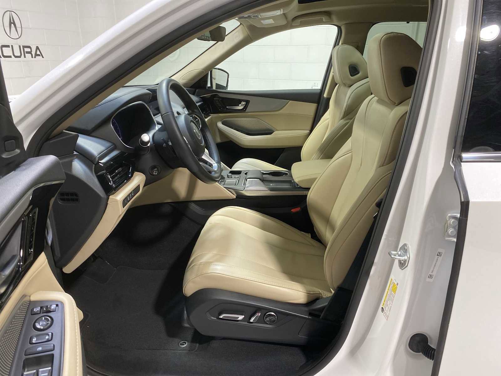 Certified 2023 Acura MDX SH-AWD w/ Technology Package image 2