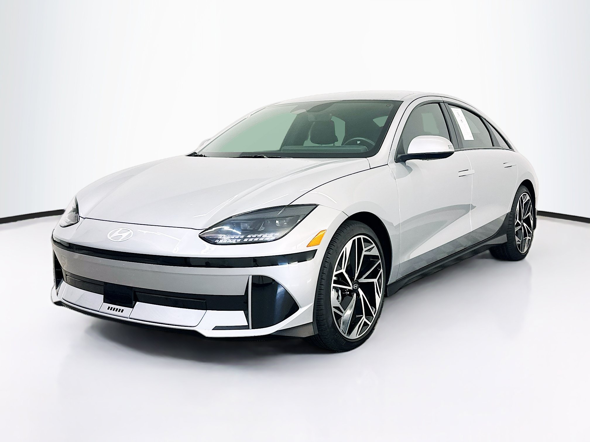 Used 2023 Hyundai Ioniq 6 SEL AWD/4WD image 3