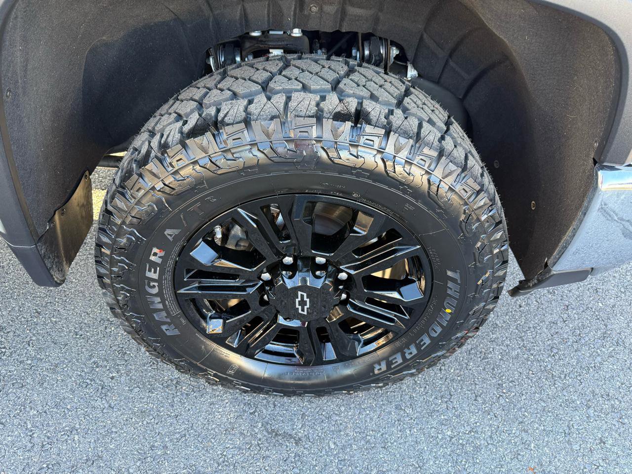 Used 2025 Chevrolet Silverado 2500 LT w/ Convenience Package image 41