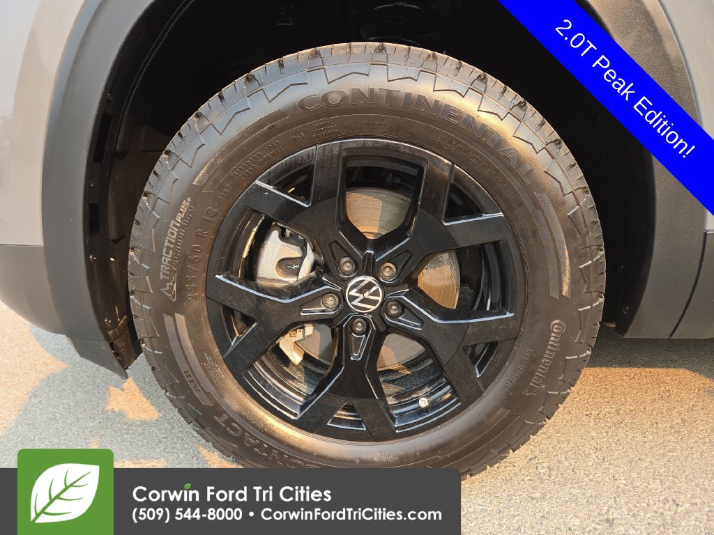 Used 2025 Volkswagen Atlas Peak Edition SE AWD/4WD image 7