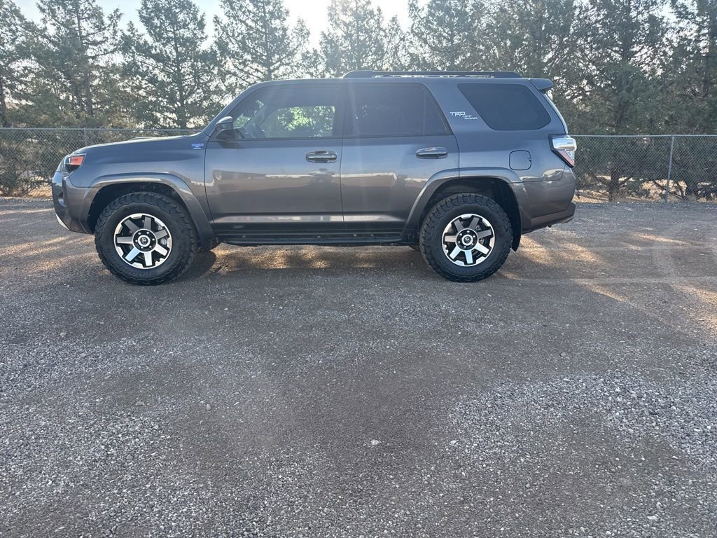 Used 2020 Toyota 4Runner TRD Off-Road image 3
