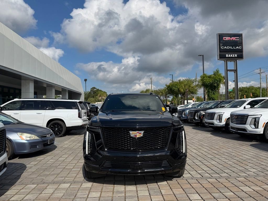 Used 2025 Cadillac Escalade Sport w/ Touring Package AWD/4WD image 3
