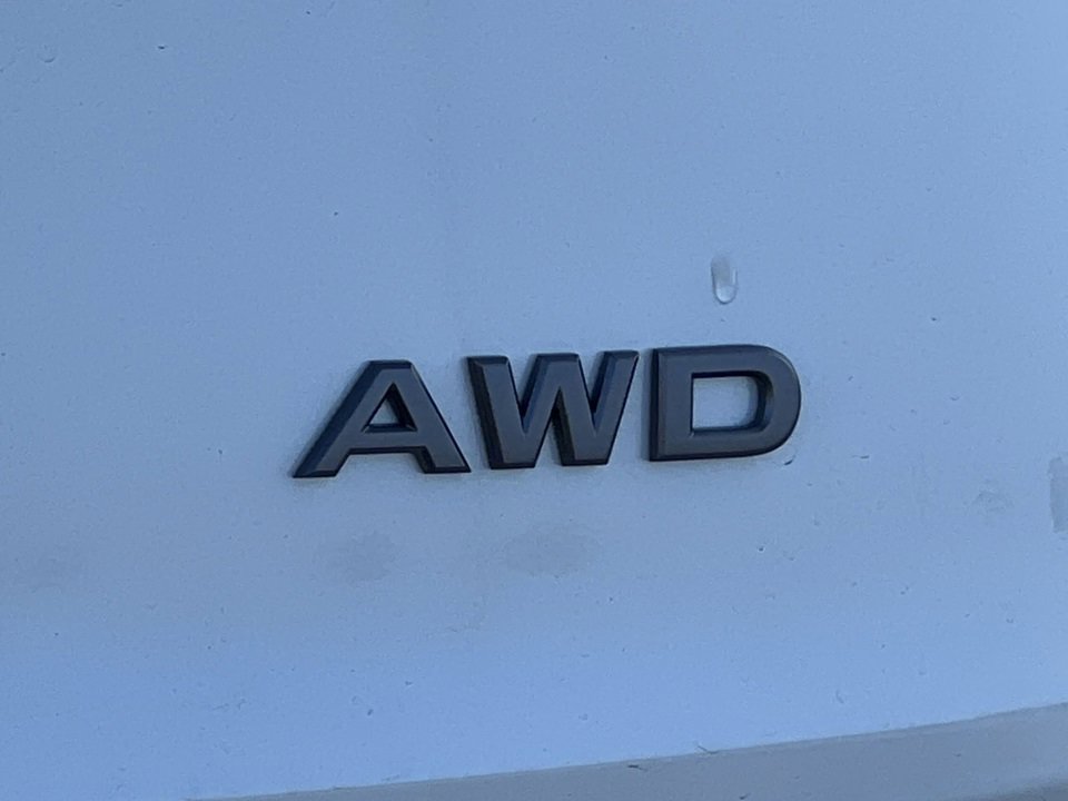 Used 2026 Nissan Rogue SV image 2