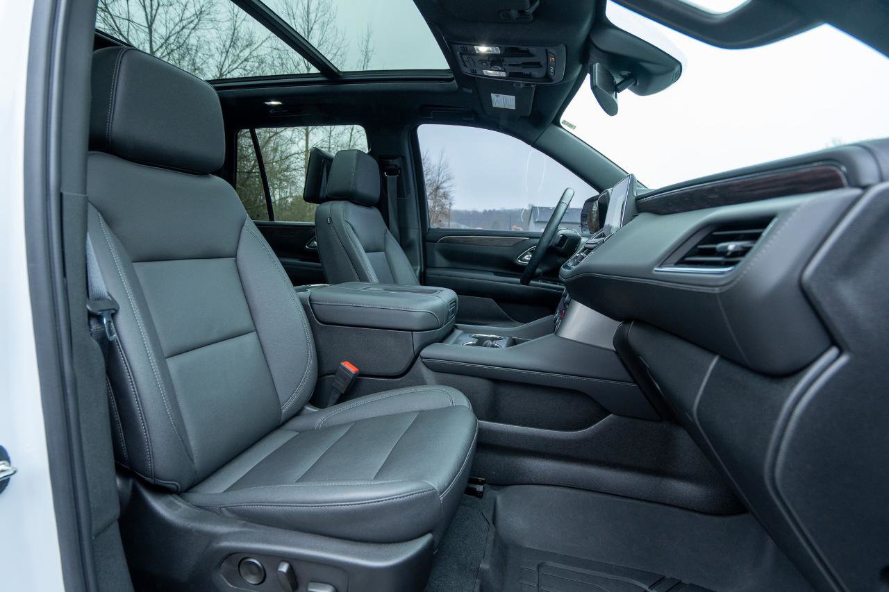 Used 2023 Chevrolet Tahoe LT w/ Luxury Package image 17