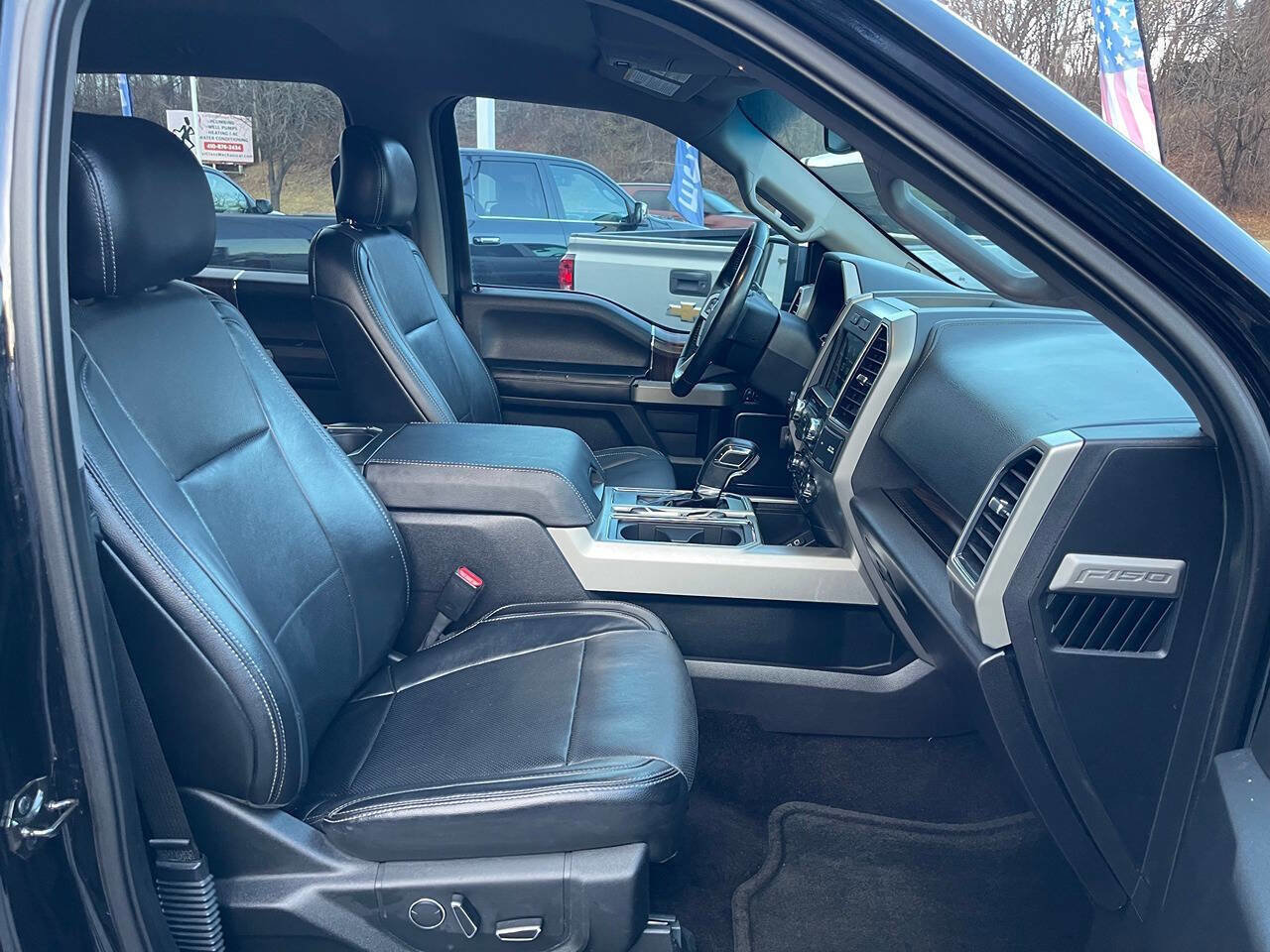 Used 2017 Ford F150 Lariat image 34