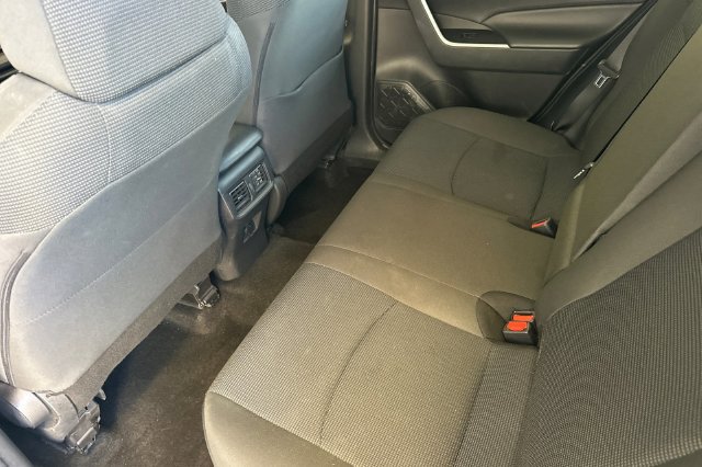 Used 2025 Toyota RAV4 LE AWD/4WD image 16