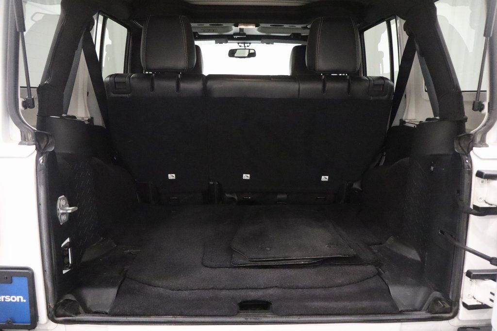 Certified 2017 Jeep Wrangler Unlimited Rubicon w/ Connectivity Group image 19