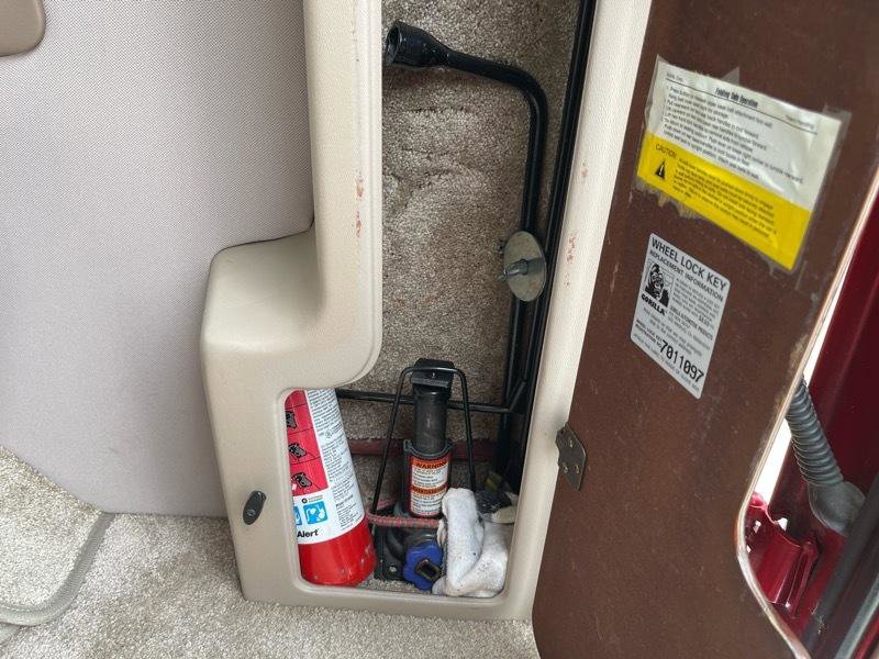 Used 1999 Ford E-150 and Econoline 150 RWD image 52