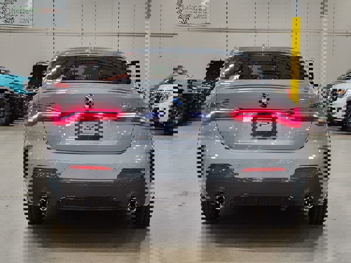 Used 2022 BMW 430i xDrive Coupe w/ M Sport Package image 10