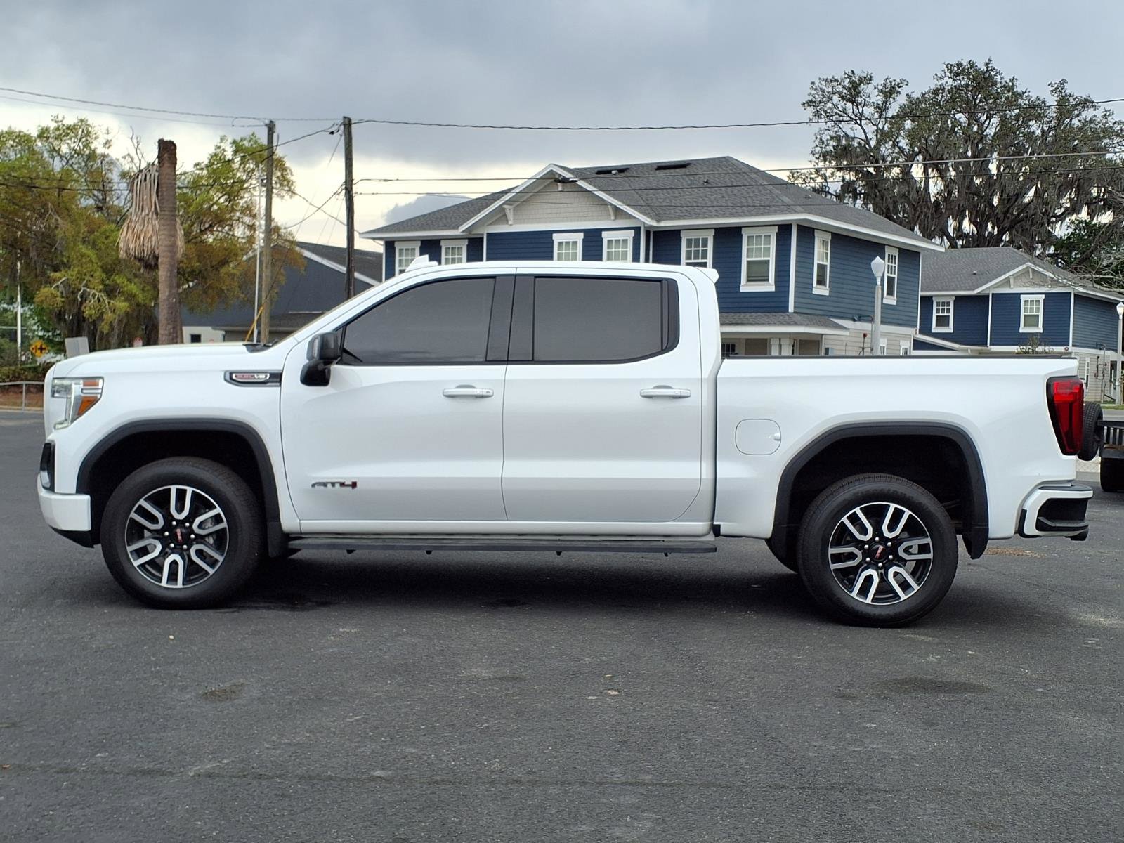 Used 2022 GMC Sierra 1500 AT4 w/ AT4 Preferred Package AWD/4WD image 3