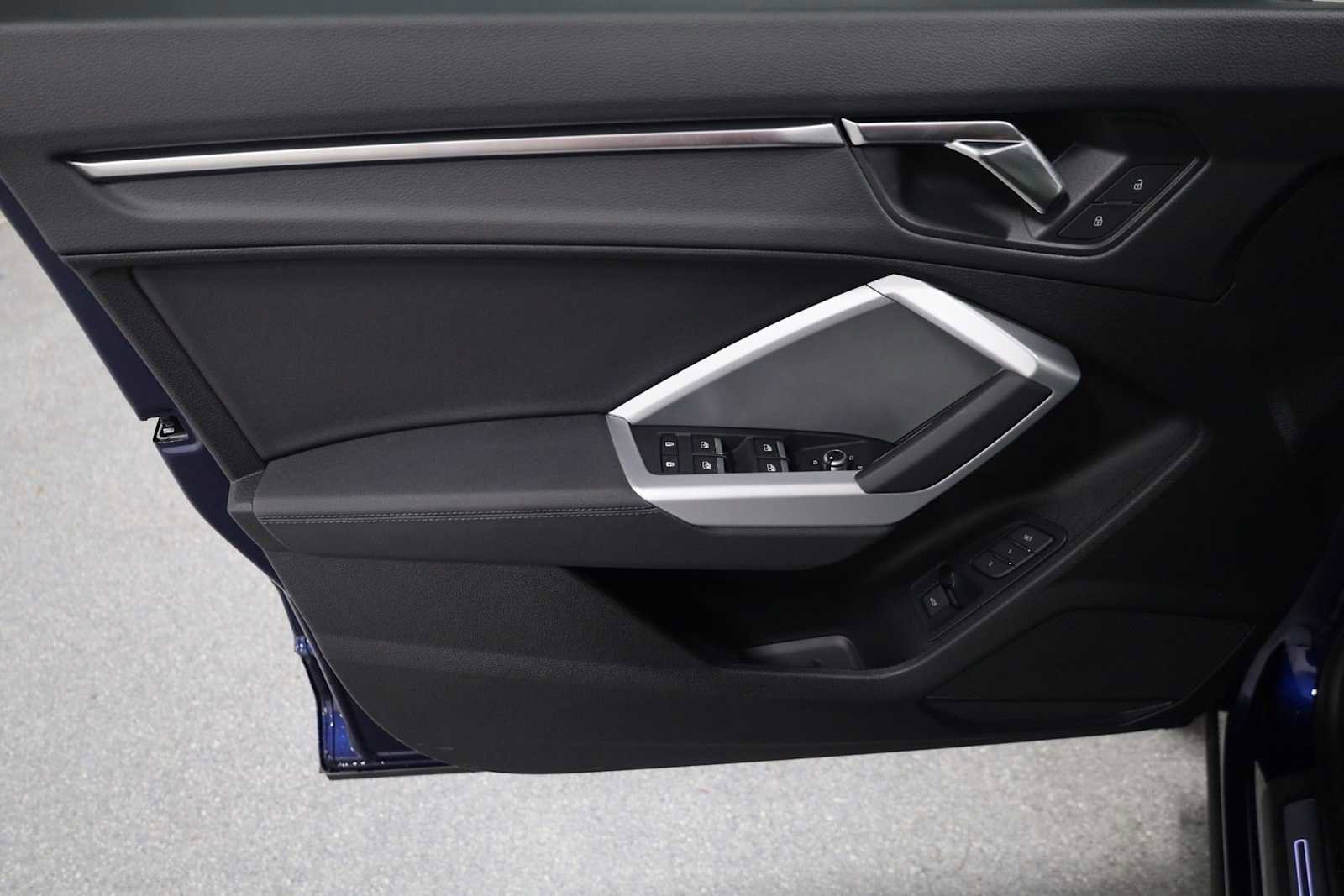 New 2025 Audi Q3 2.0T Premium image 16