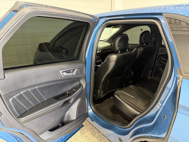 Used 2019 Ford Edge ST w/ Cold Weather Package AWD/4WD image 19