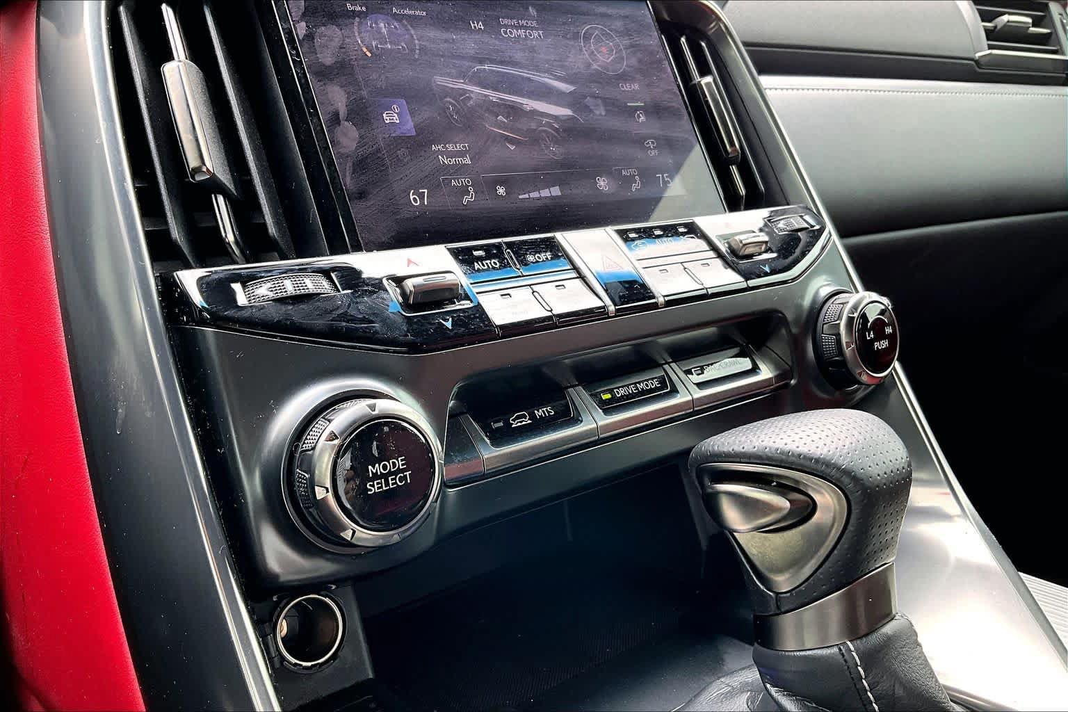 Used 2023 Lexus LX 600 F Sport w/ Accessory Package (Z1) AWD/4WD image 34