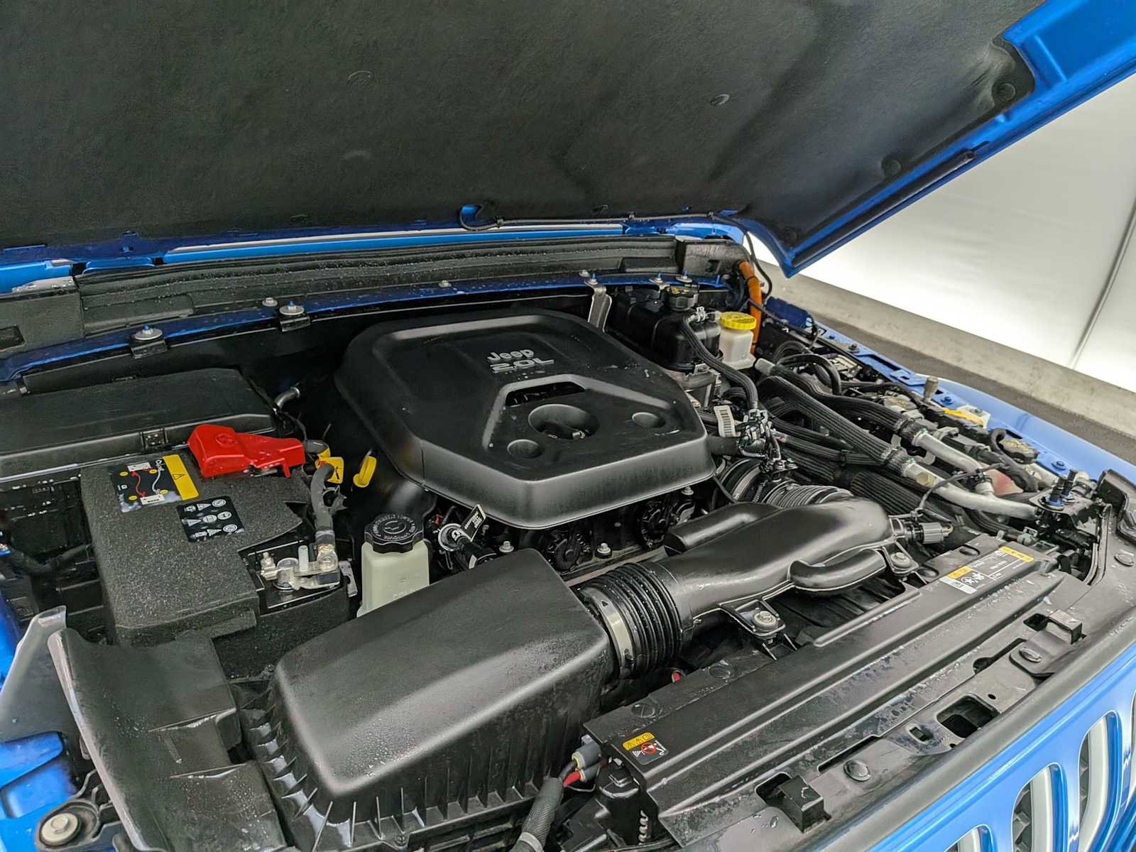 Used 2021 Jeep Wrangler Unlimited Sahara w/ Cold Weather Group image 15