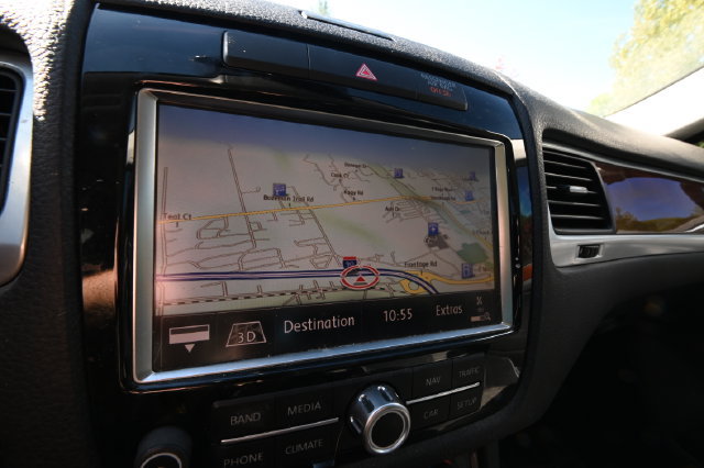 Used 2013 Volkswagen Touareg TDI AWD/4WD image 11