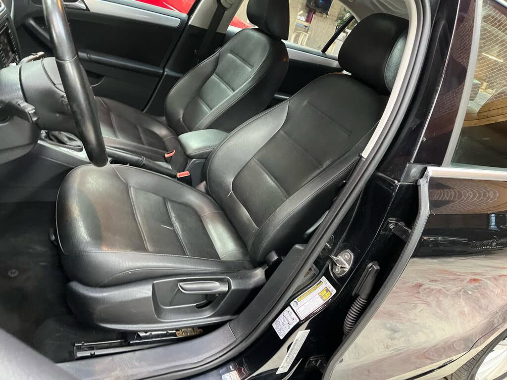 Used 2011 Volkswagen Jetta SEL FWD image 20
