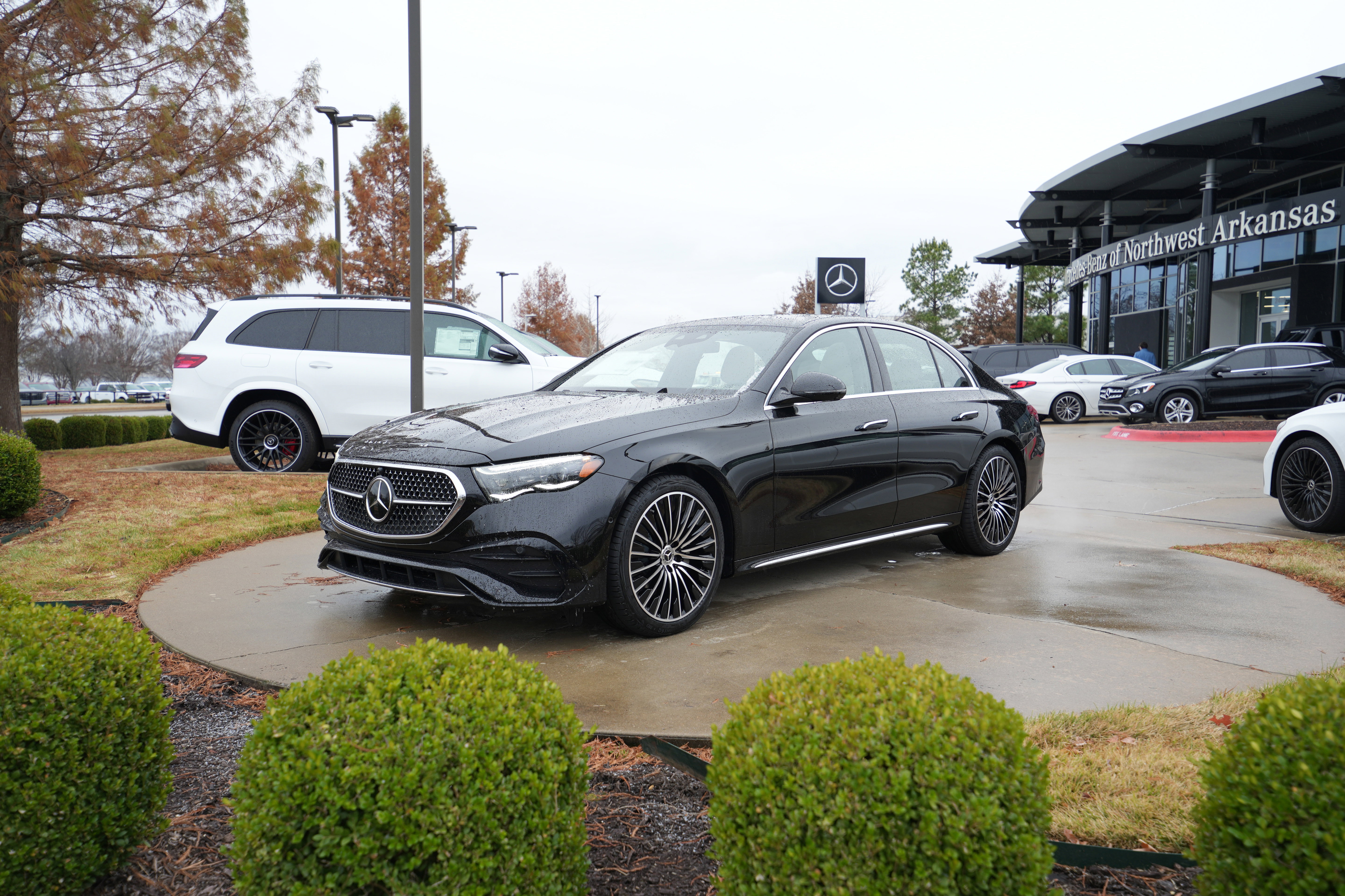 New 2026 Mercedes-Benz E 350 4MATIC Sedan image 3