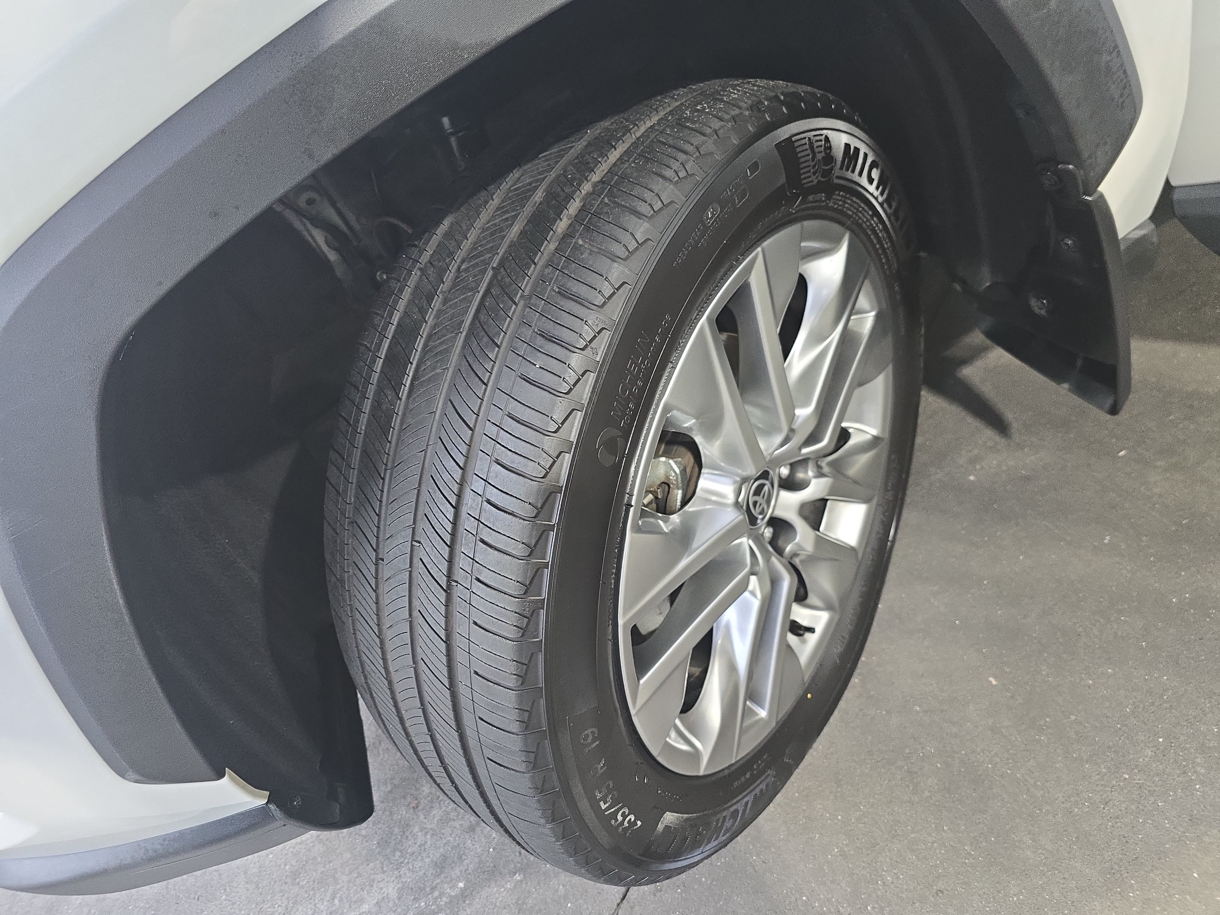 Used 2024 Toyota RAV4 XLE Premium FWD image 33
