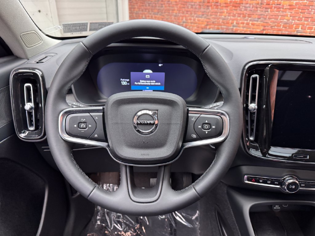 Used 2023 Volvo XC40 B5 Plus AWD/4WD image 14