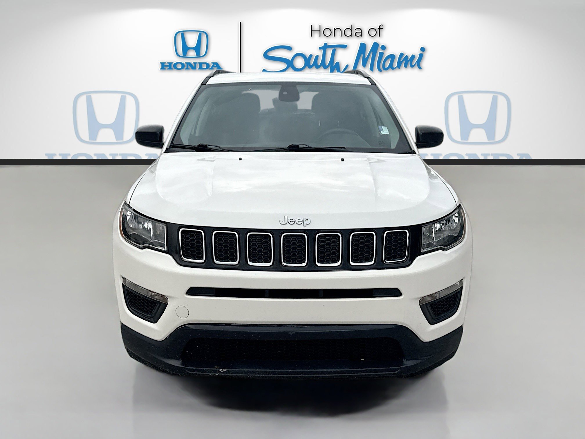 Used 2018 Jeep Compass Sport image 2