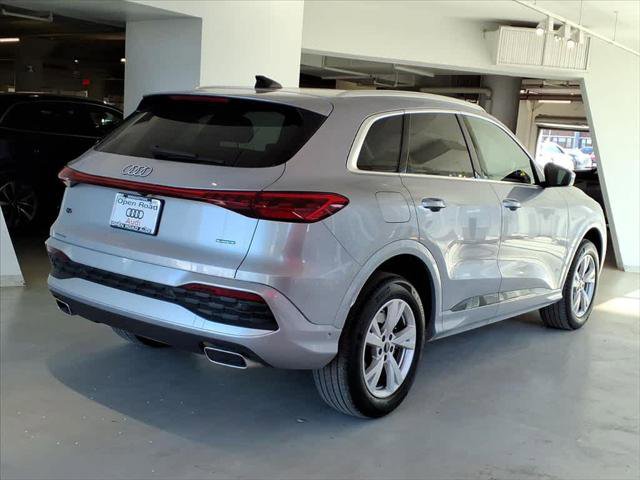 Certified 2025 Audi Q5 Premium w/ Convenience Package image 4