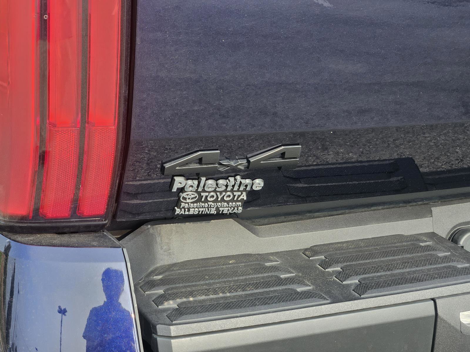 Used 2025 Toyota Tundra Limited w/ TRD Off-Road Package AWD/4WD image 9