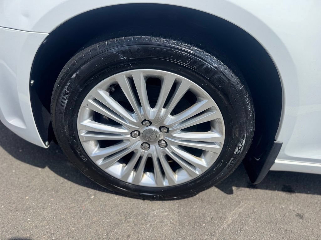 Used 2014 Chrysler 300 C AWD/4WD image 14