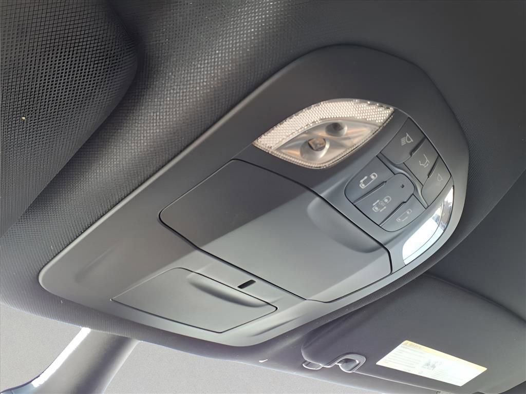 New 2026 Chrysler Pacifica Select image 22