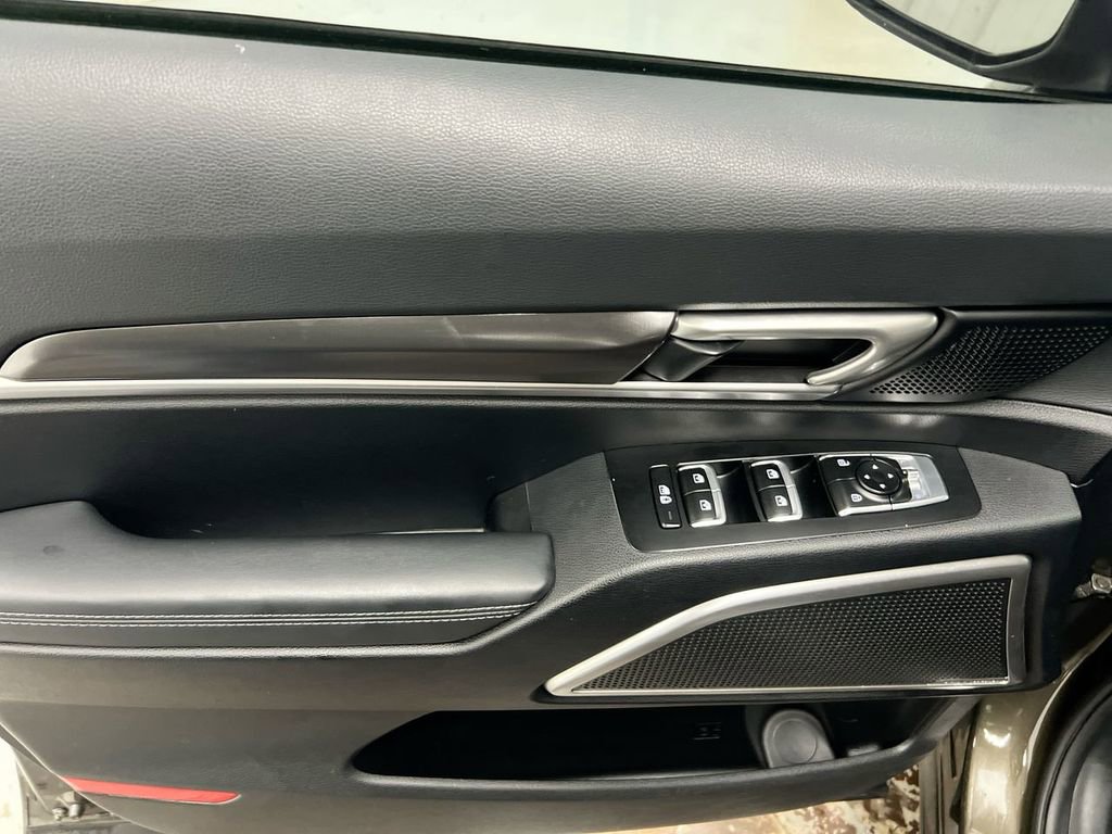 Used 2024 Kia Telluride S image 21