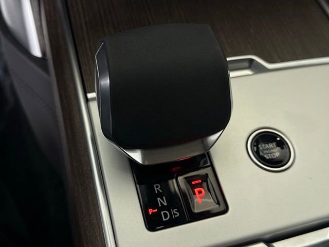 New 2025 Land Rover Range Rover SE image 36