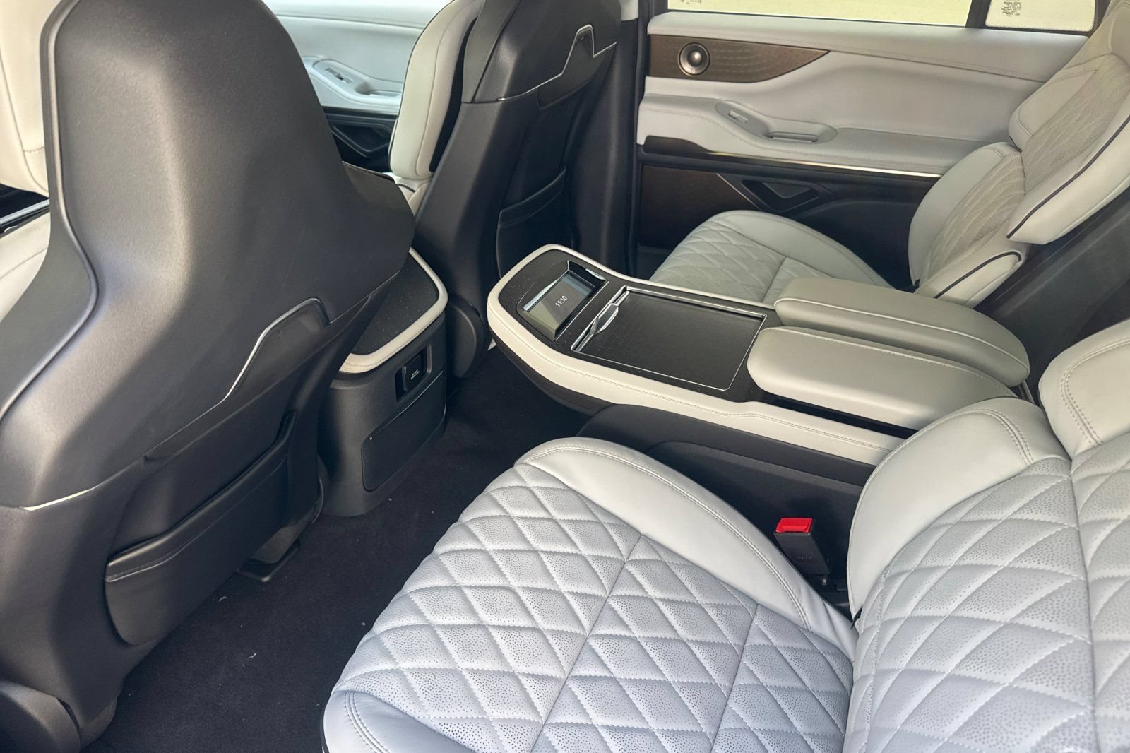 New 2027 Lincoln Navigator L Black Label AWD/4WD image 9