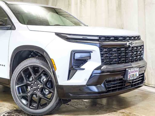New 2026 Chevrolet Traverse RS w/ LPO, Floor Liner Package AWD/4WD image 3