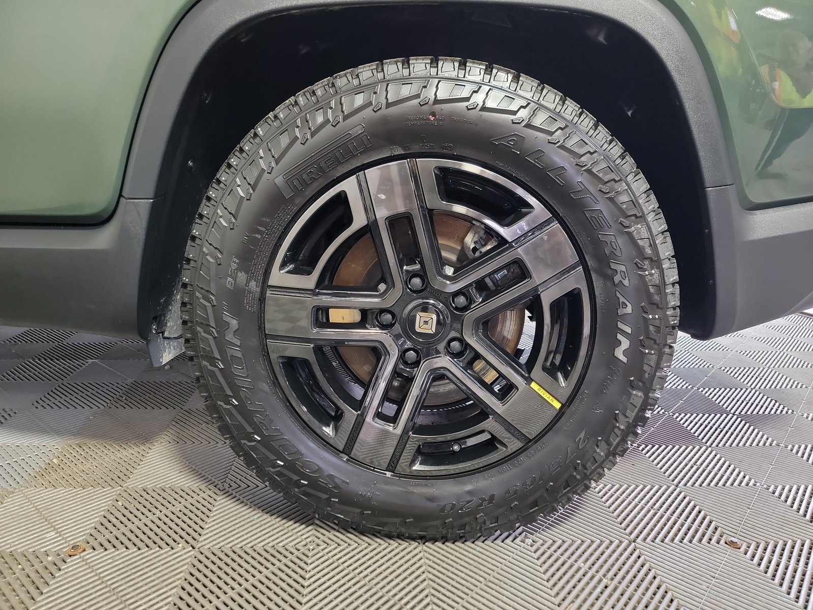 Used 2023 Rivian R1T Adventure Dual AWD/4WD image 10