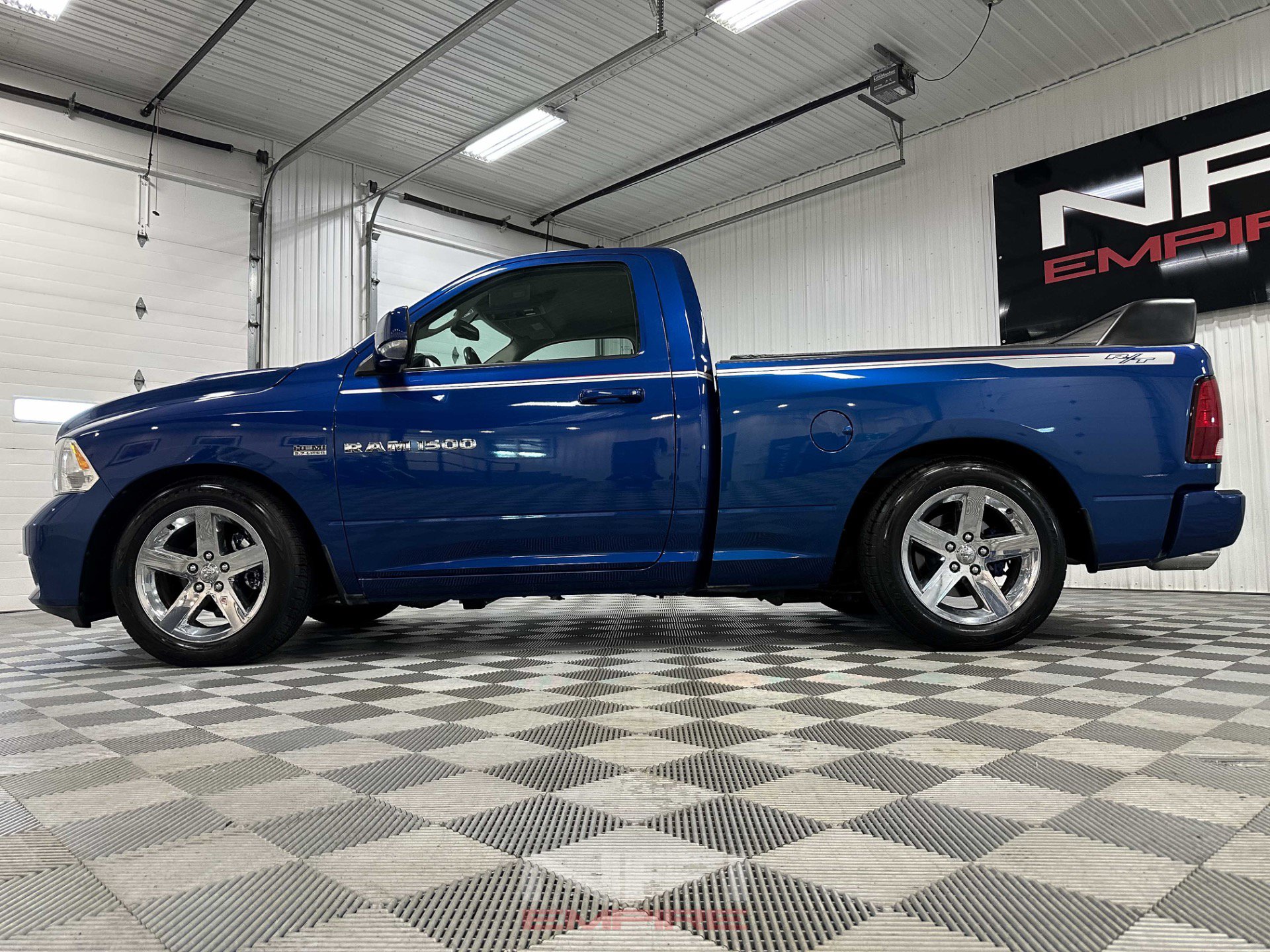 Used 2011 RAM 1500 R/T w/ Remote Start & Security Group RWD image 11