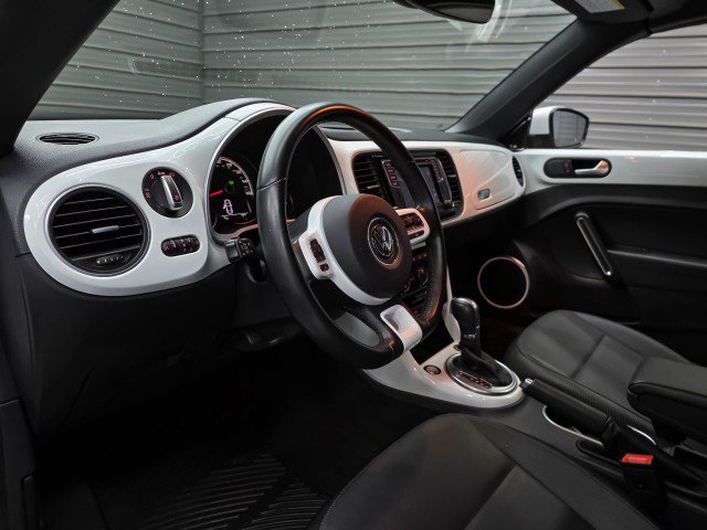 Used 2019 Volkswagen Beetle 2.0T FWD image 12