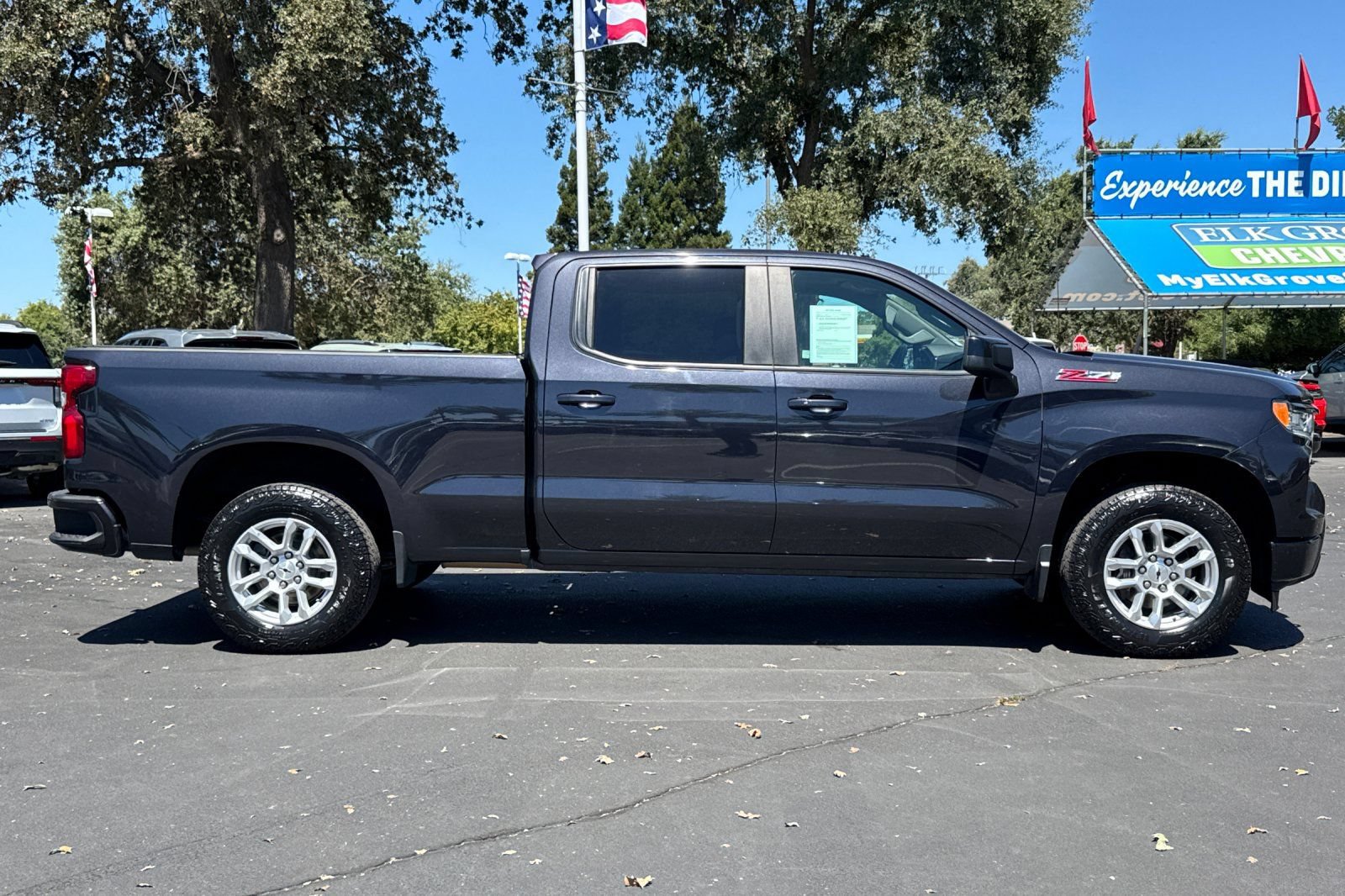 Used 2023 Chevrolet Silverado 1500 RST AWD/4WD image 2