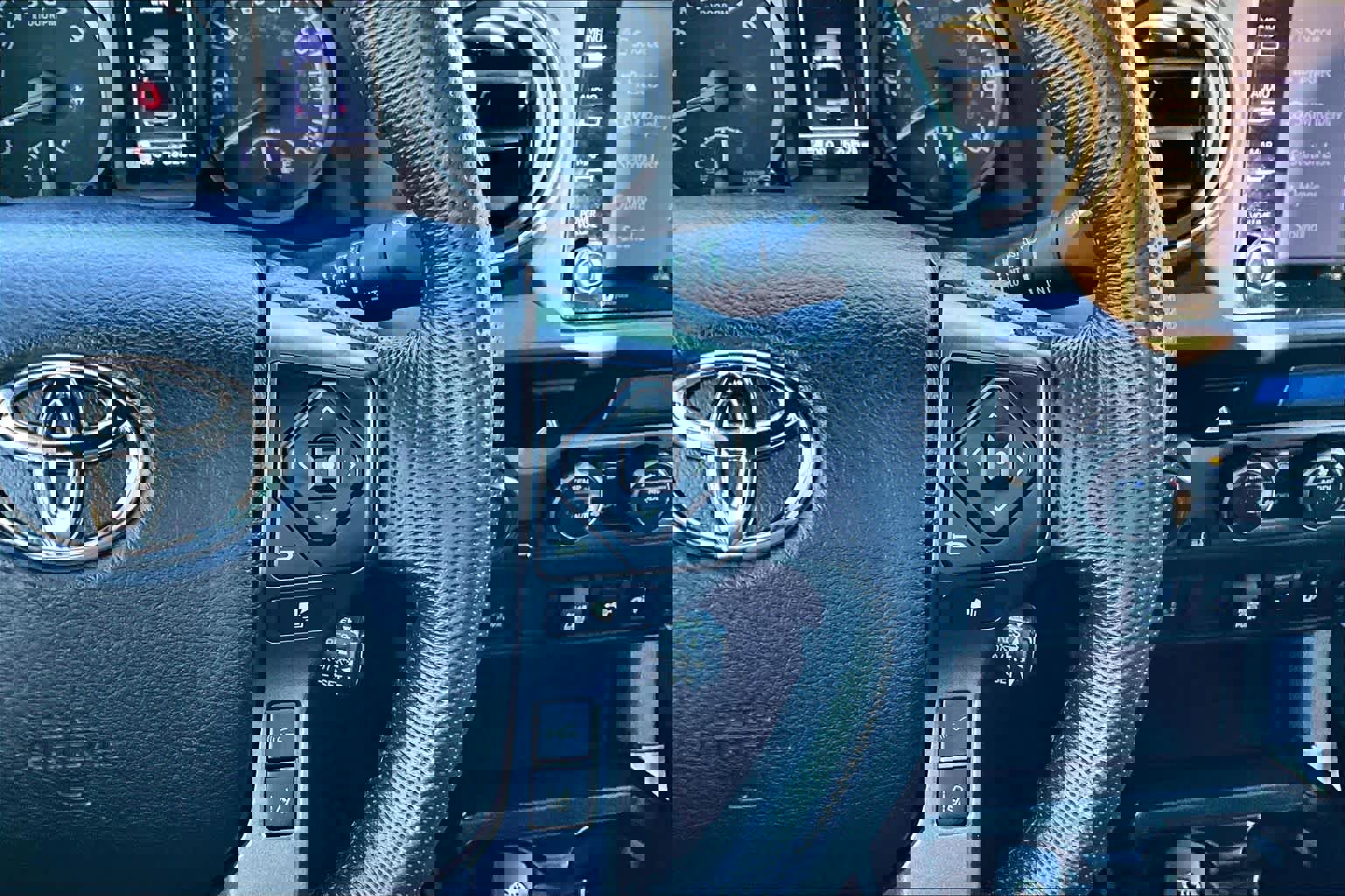 Used 2023 Toyota Tacoma TRD Off-Road image 23