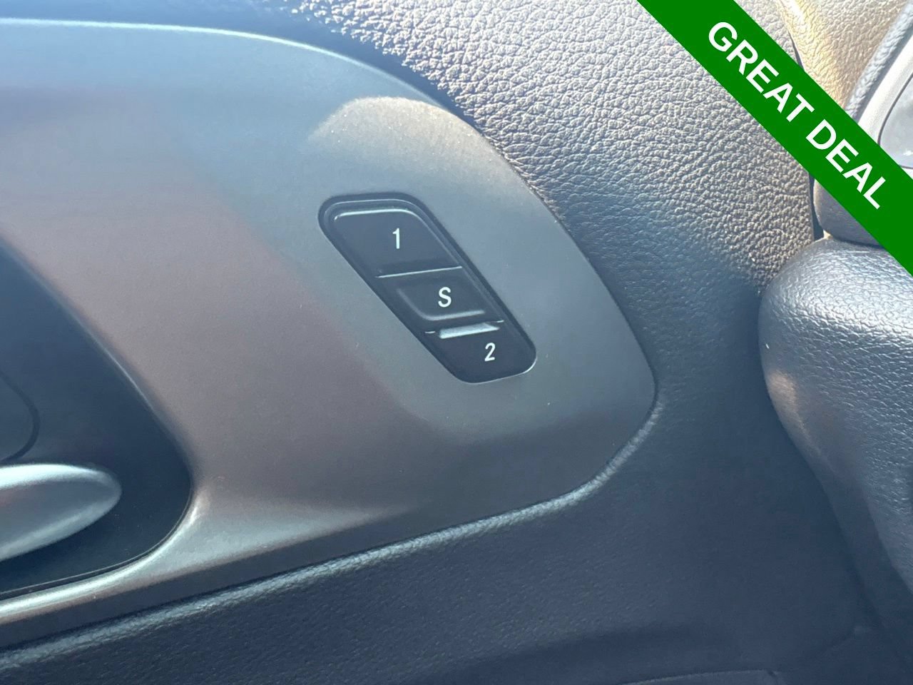Used 2025 Chrysler Pacifica Select FWD image 22