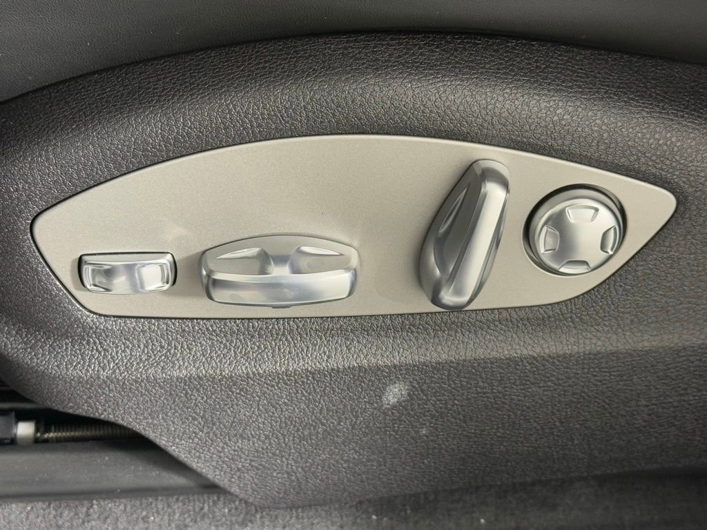 New 2026 Porsche Macan S image 29