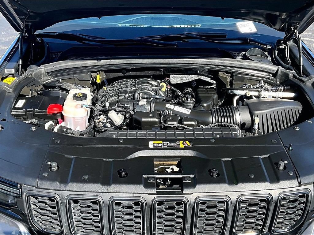 Used 2023 Jeep Grand Cherokee Altitude AWD/4WD image 30