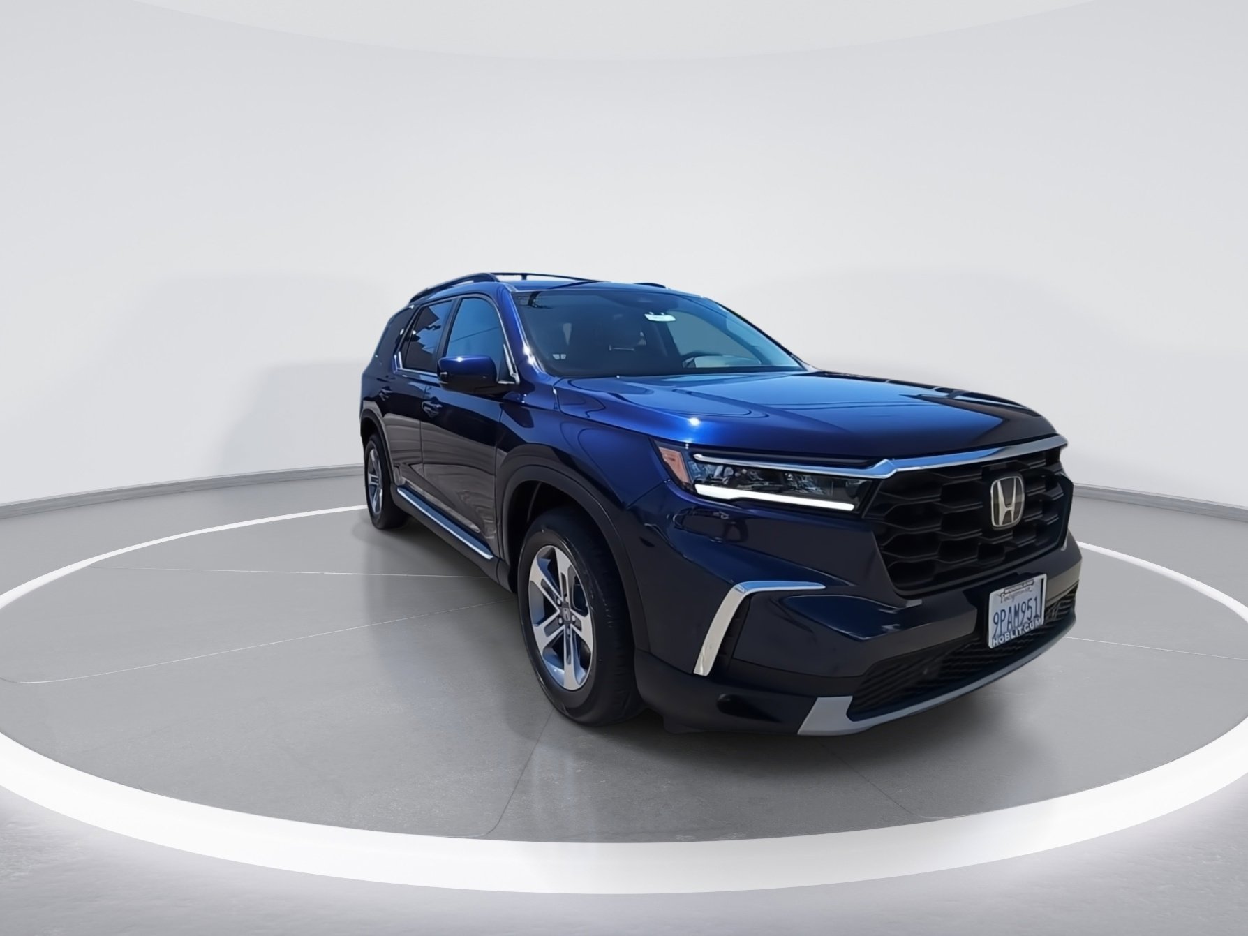Used 2025 Honda Pilot EX-L image 2