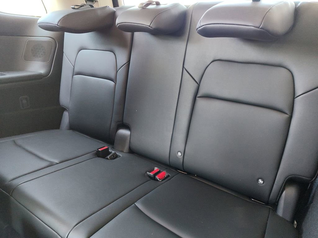 Used 2025 Nissan Pathfinder Platinum image 30