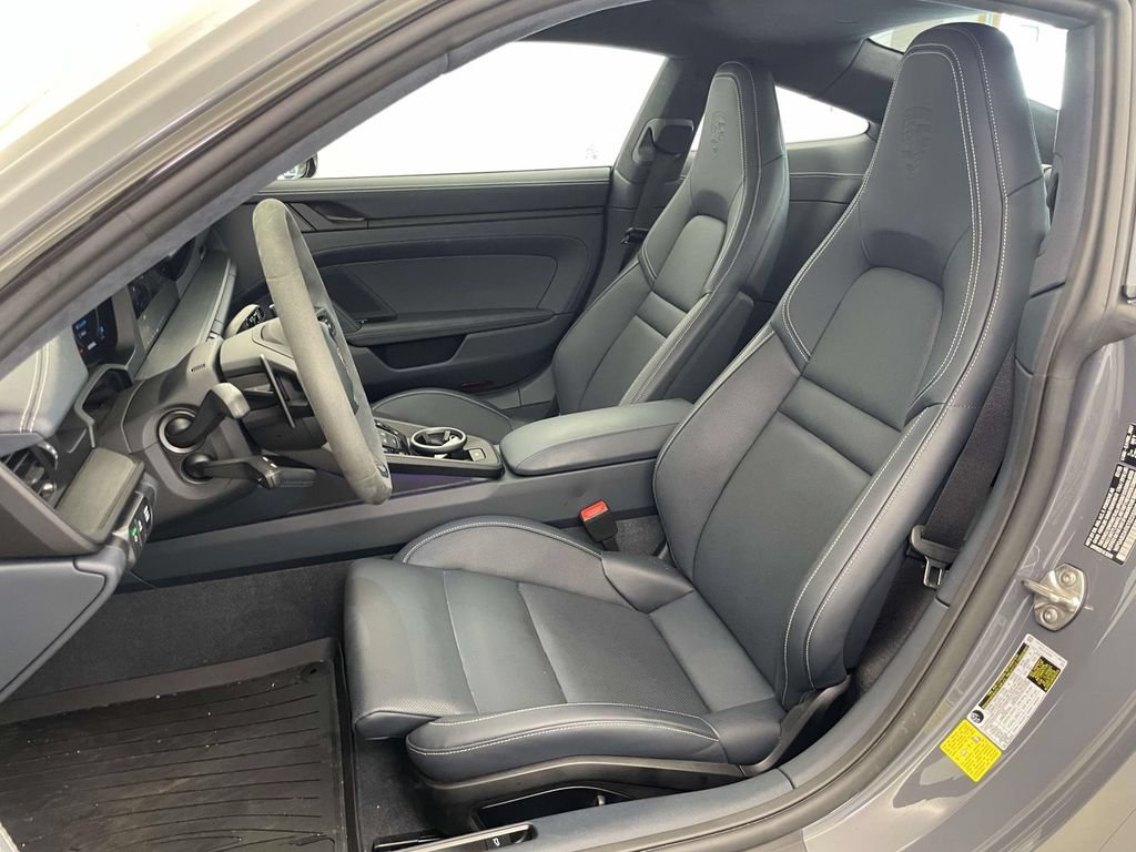 Used 2026 Porsche 911 Carrera GTS RWD image 5