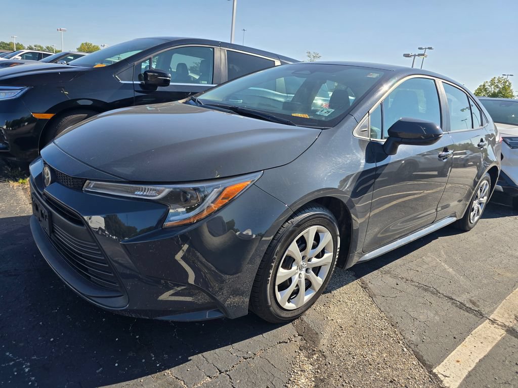 Used 2024 Toyota Corolla LE FWD image 3