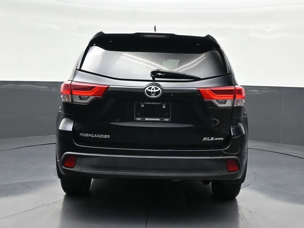 Used 2019 Toyota Highlander XLE image 4